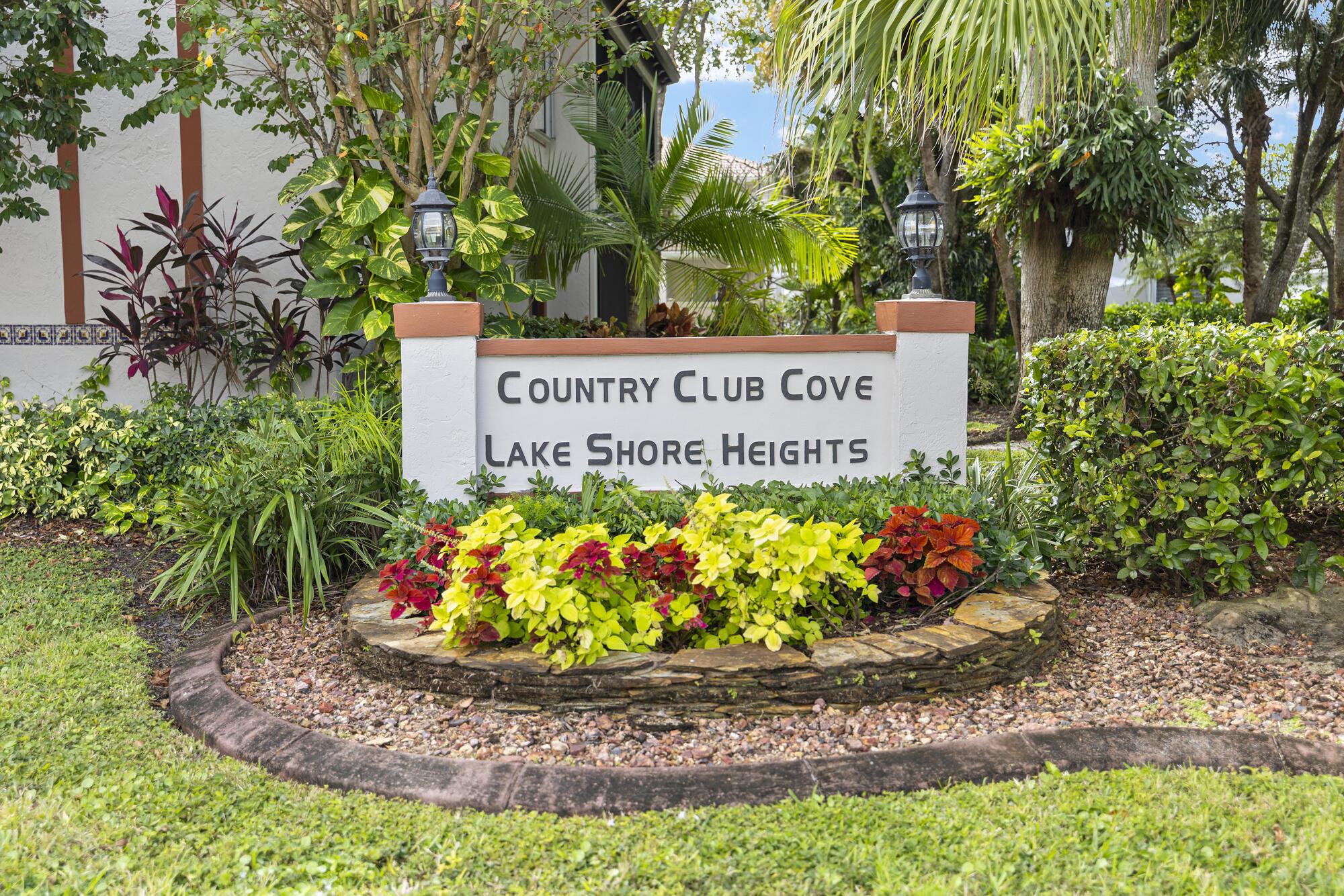 SAG HARBOR TRACE - Residential