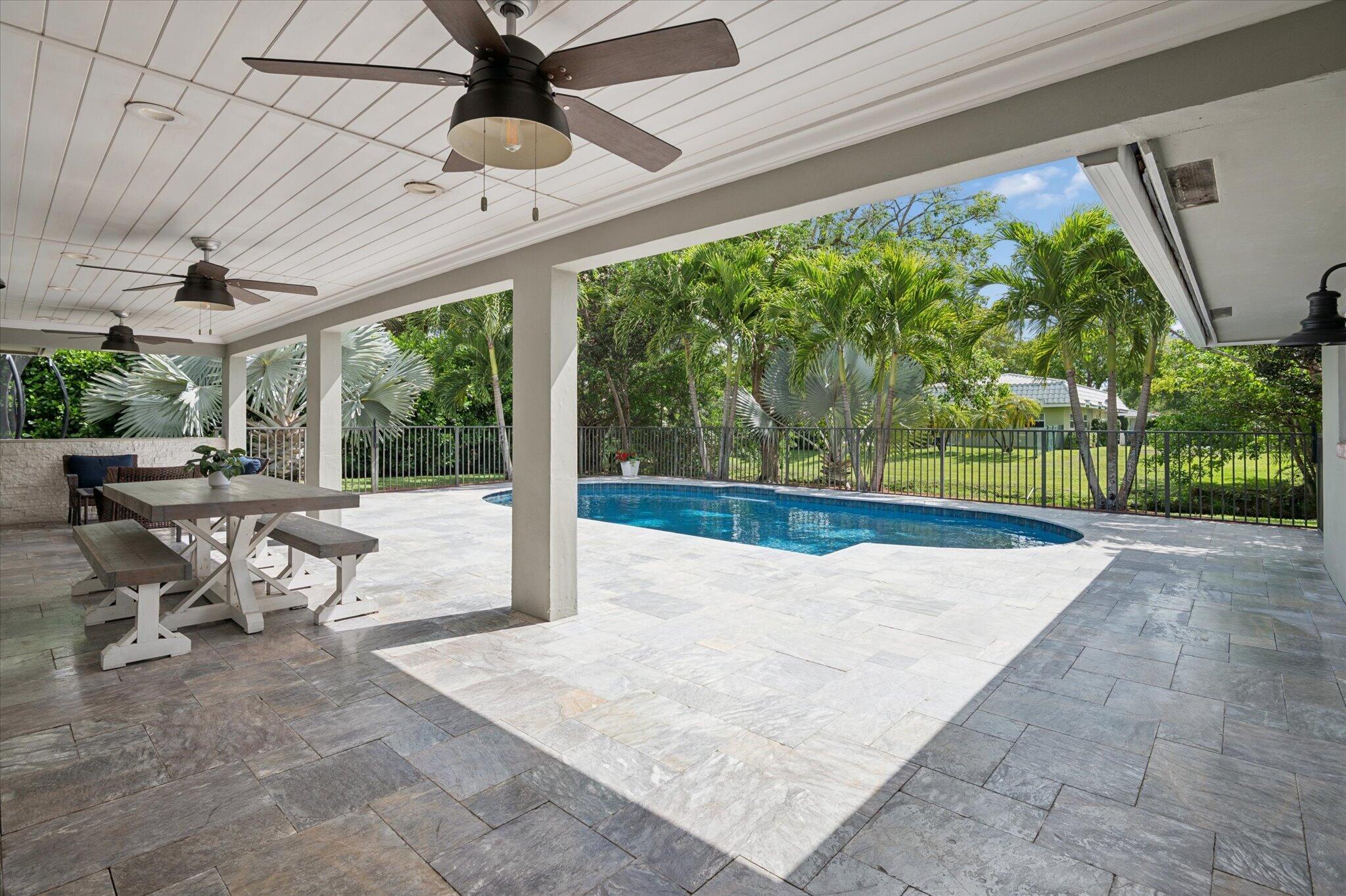 CORAL SPRINGS COUNTRY CLUB - Residential