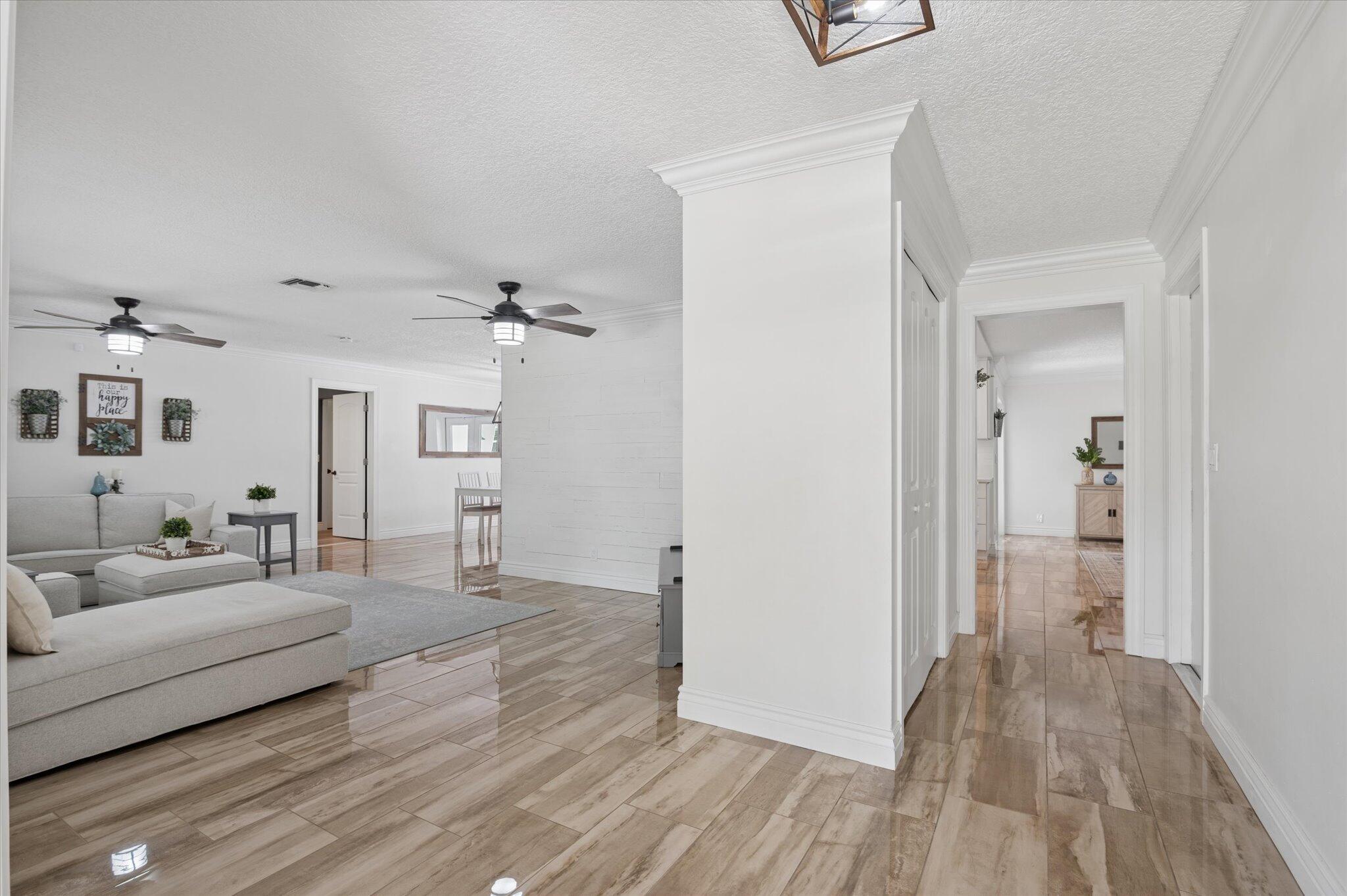 CORAL SPRINGS COUNTRY CLUB - Residential