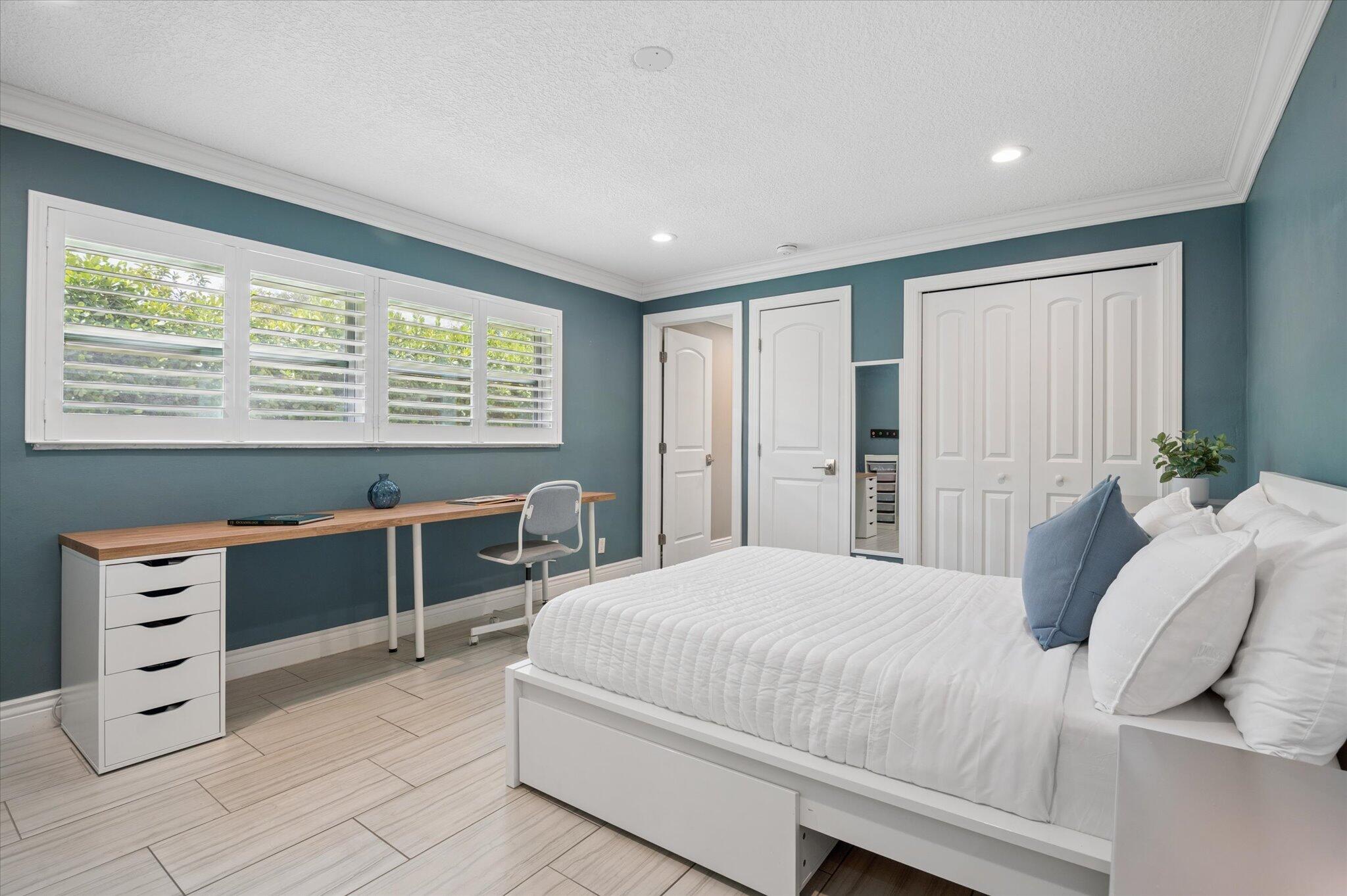 CORAL SPRINGS COUNTRY CLUB - Residential