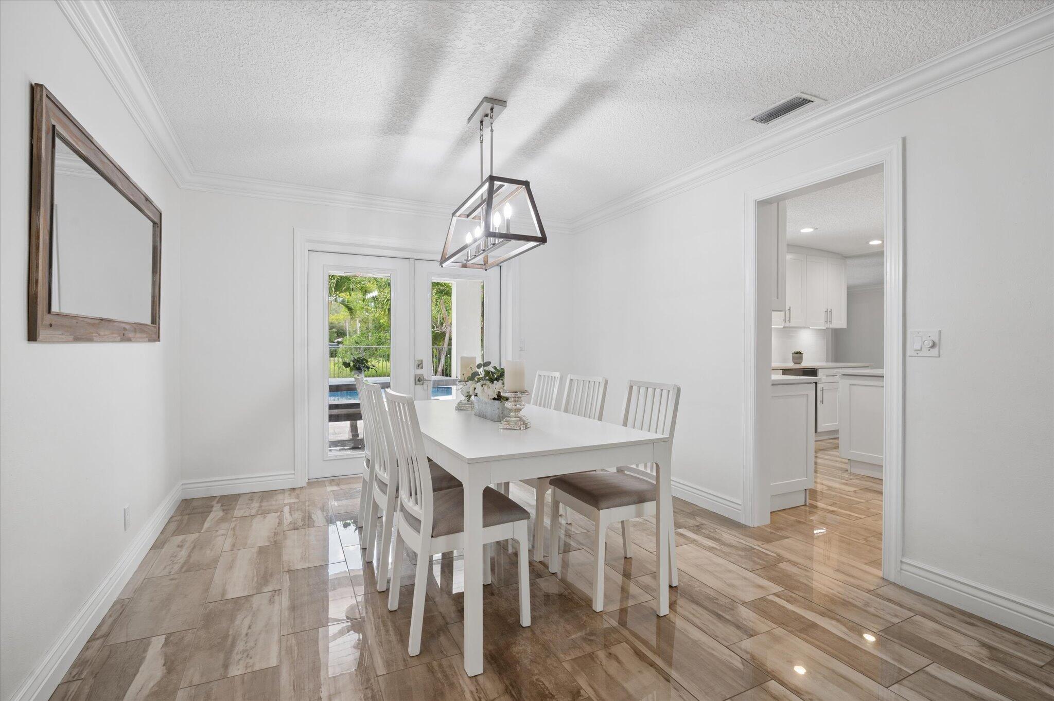 CORAL SPRINGS COUNTRY CLUB - Residential