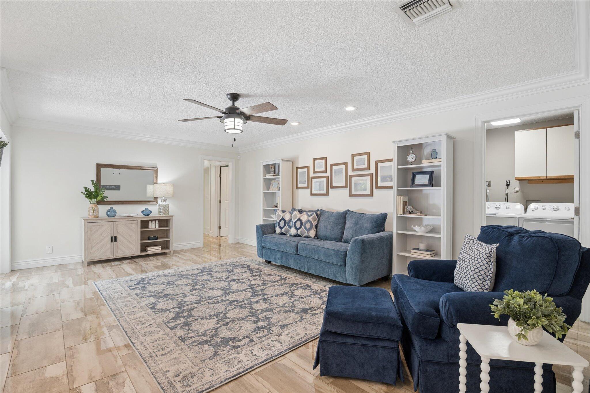 CORAL SPRINGS COUNTRY CLUB - Residential