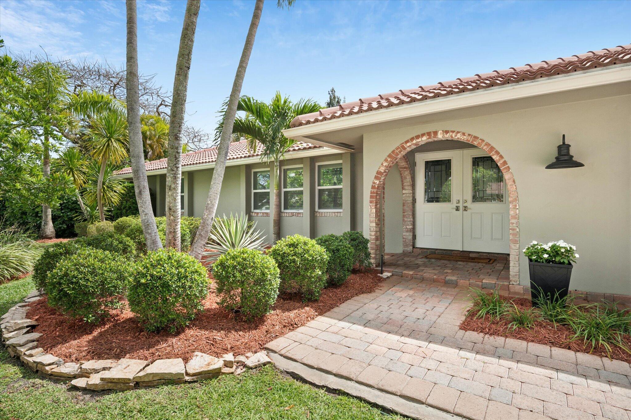 CORAL SPRINGS COUNTRY CLUB - Residential