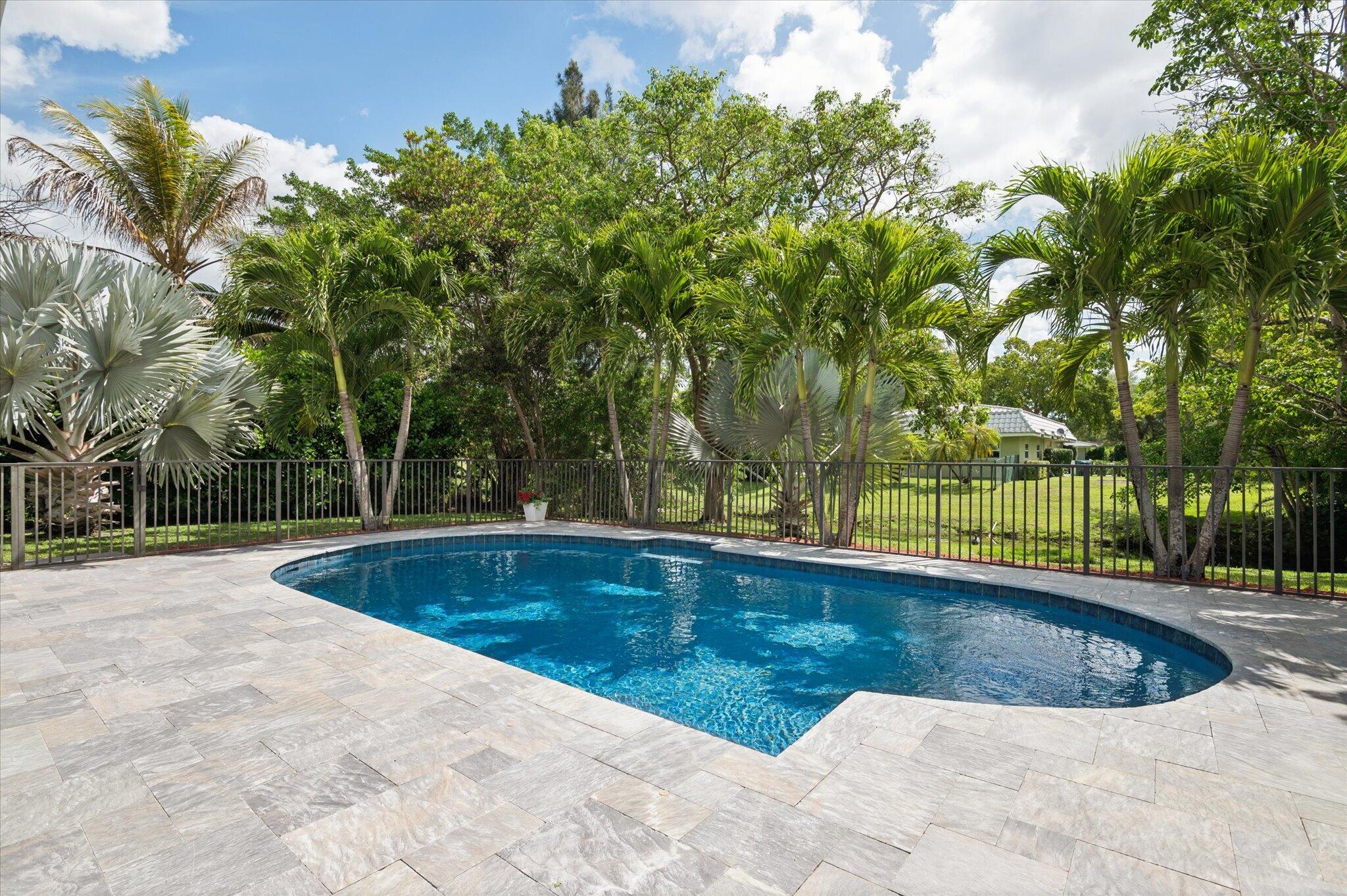 CORAL SPRINGS COUNTRY CLUB - Residential