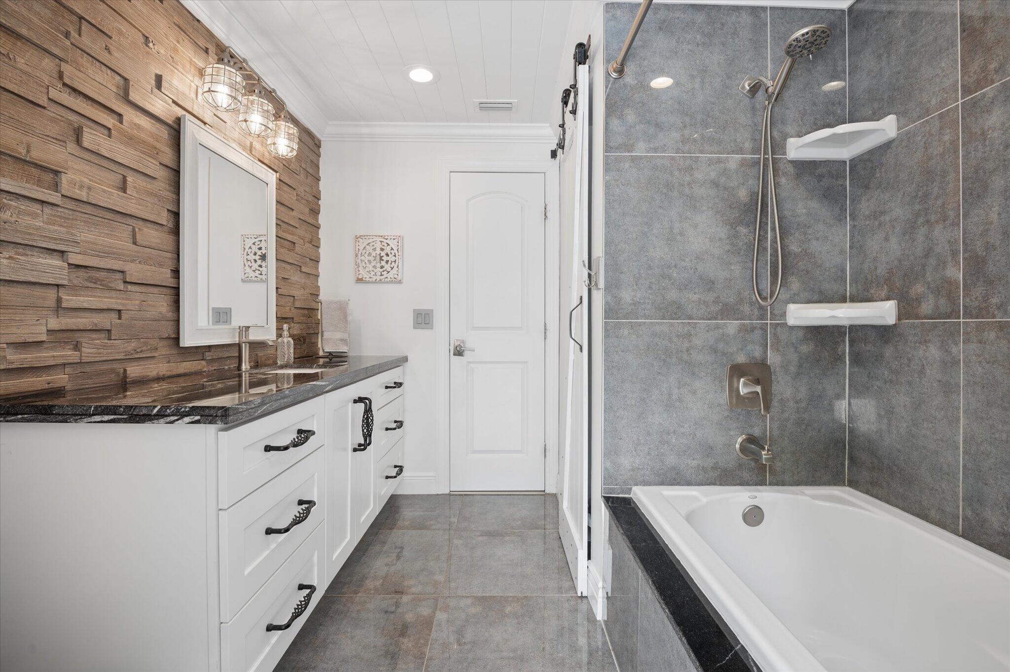 CORAL SPRINGS COUNTRY CLUB - Residential