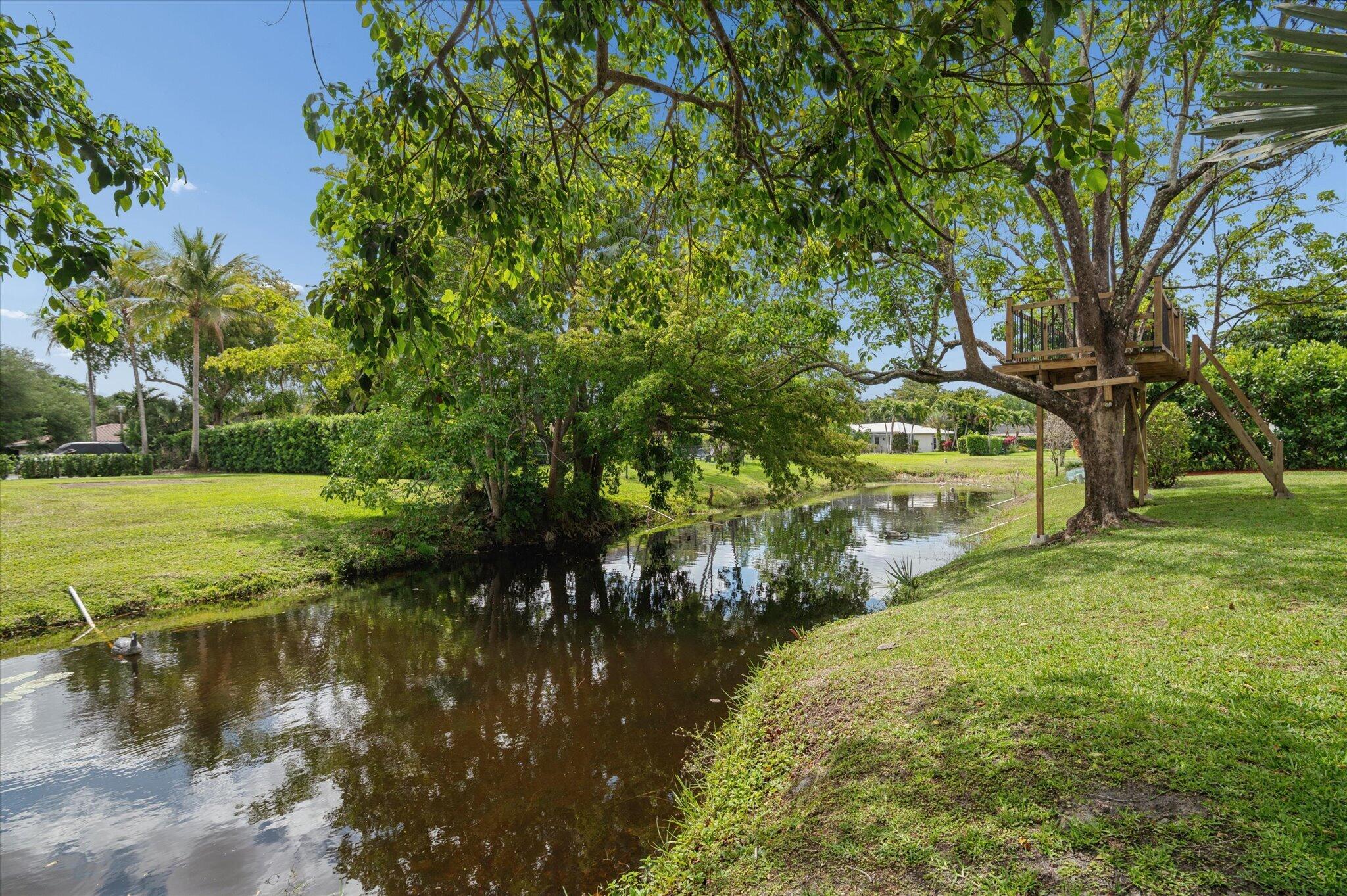 CORAL SPRINGS COUNTRY CLUB - Residential