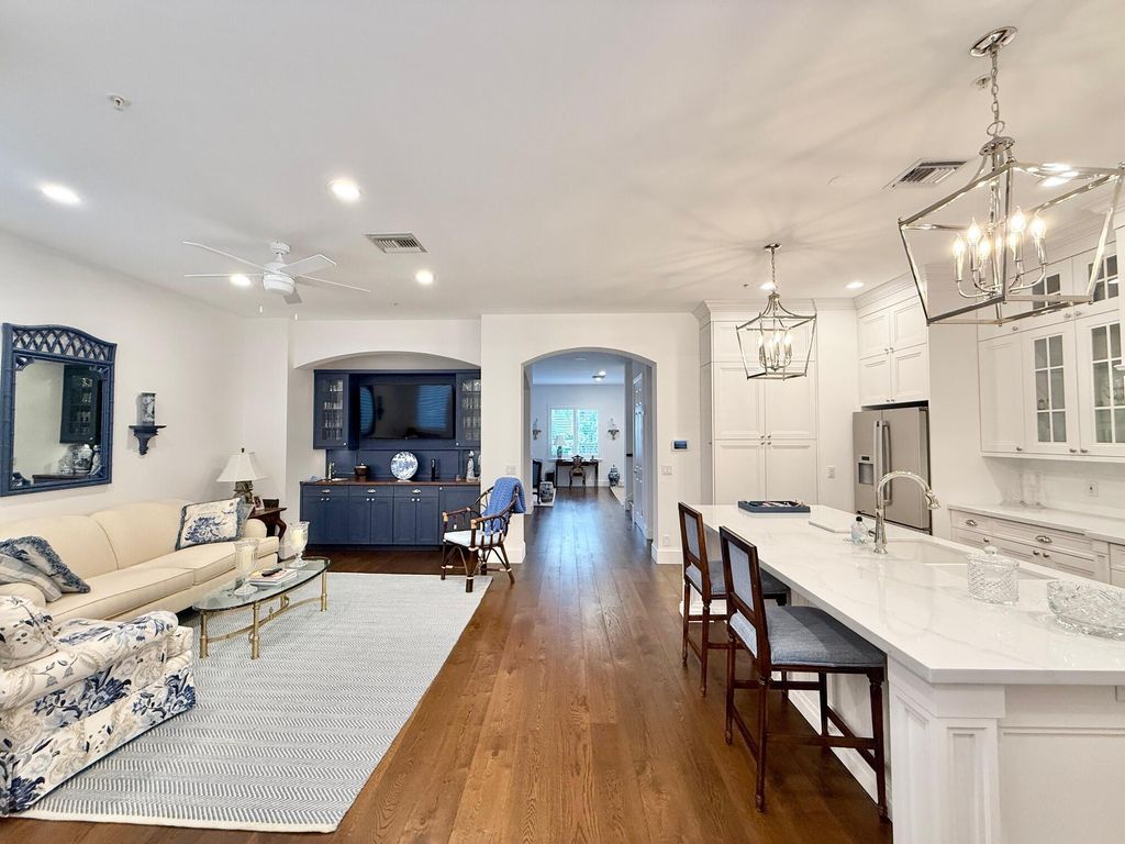 Photo of 921 Osceola Drive #8, Boca Raton, FL 33432 (MLS # R11124802)