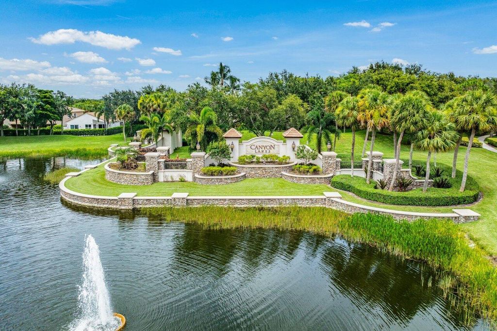 Photo of 8895 Maple Hill Court, Boynton Beach, FL 33473 (MLS # R11004113)