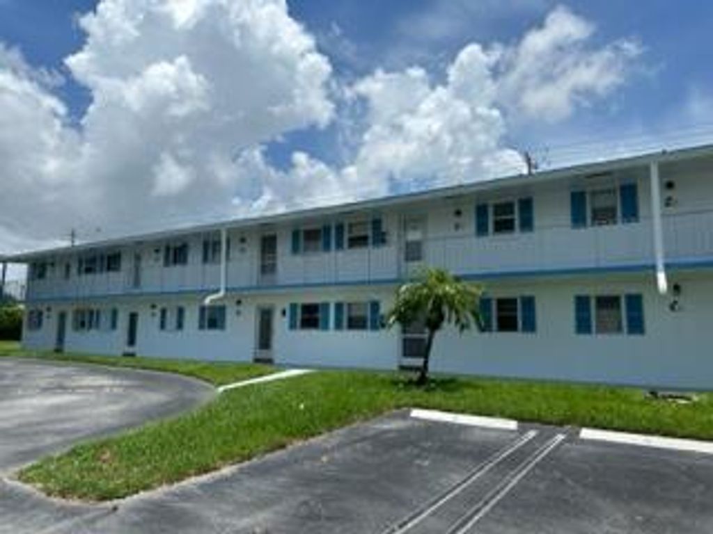 Photo of 1115 Lake Terrace #210, Boynton Beach, FL 33426 (MLS # B26032780)
