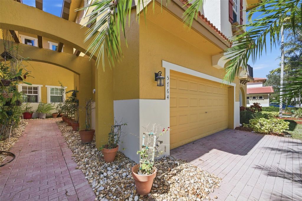 Photo of 5764 NW 119th Terrace #5764, Coral Springs, FL 33076 (MLS # F10556454)