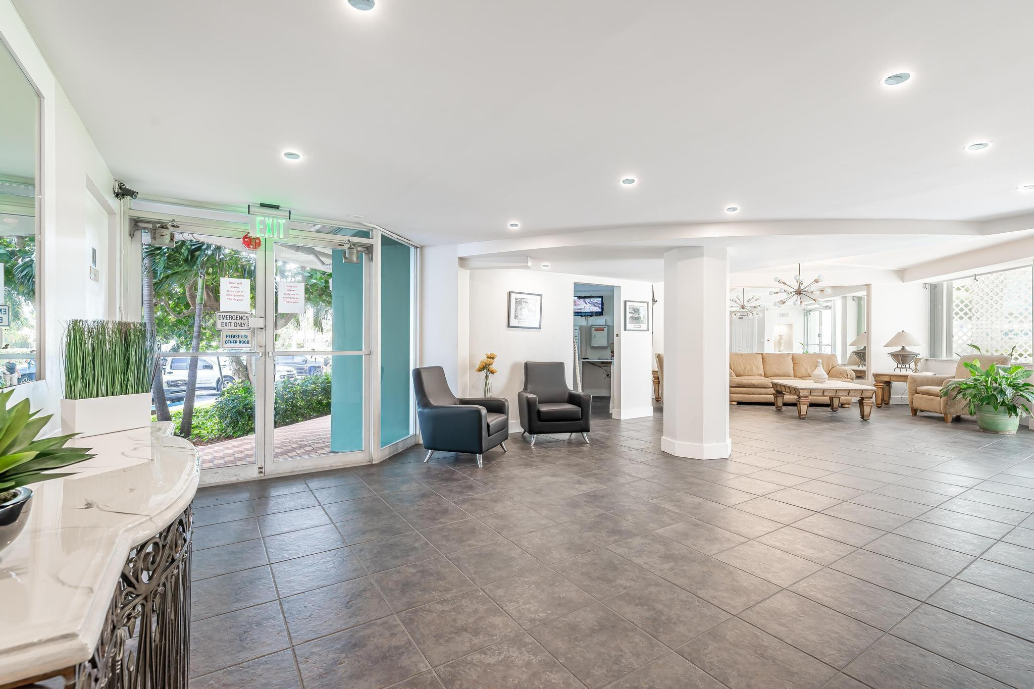 Breakwater Towers - Residential