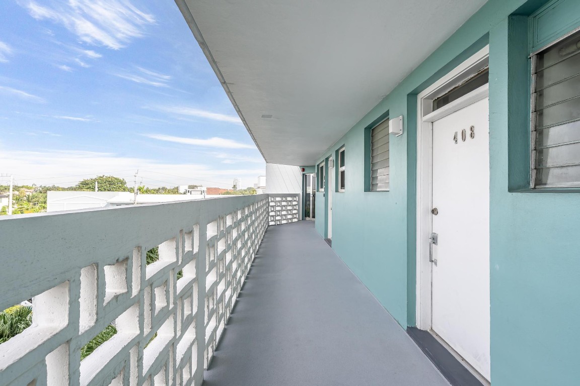 Breakwater Towers - Residential