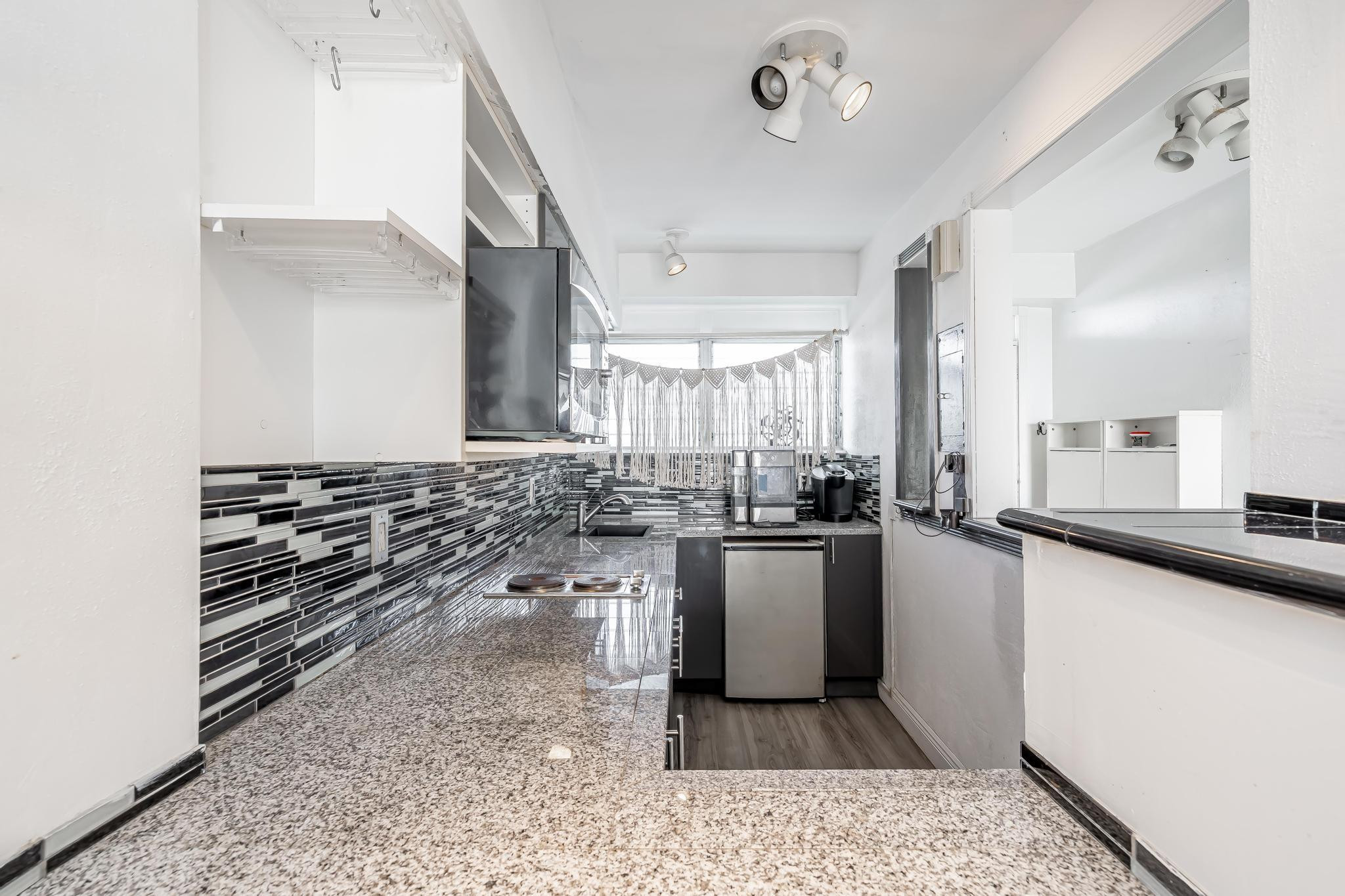 Breakwater Towers - Residential