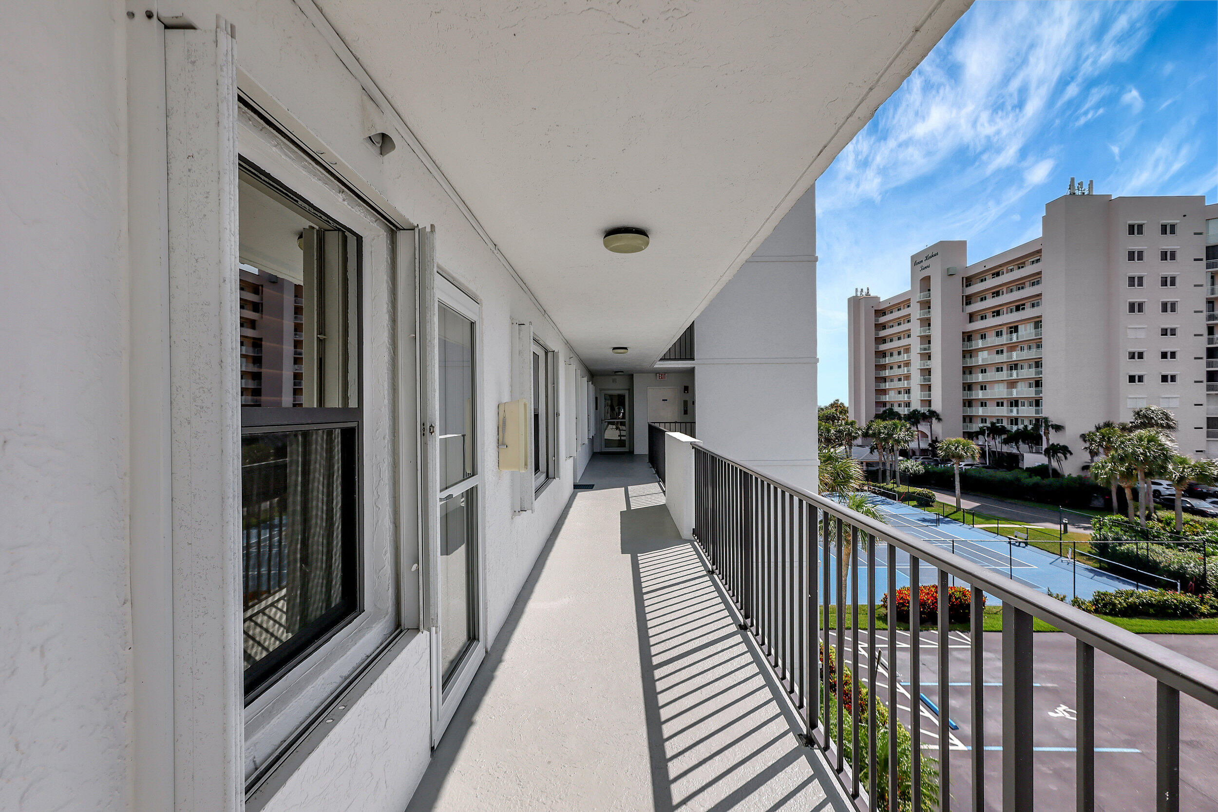 OCEAN HARBOUR CONDOMINIUM D - Residential Lease