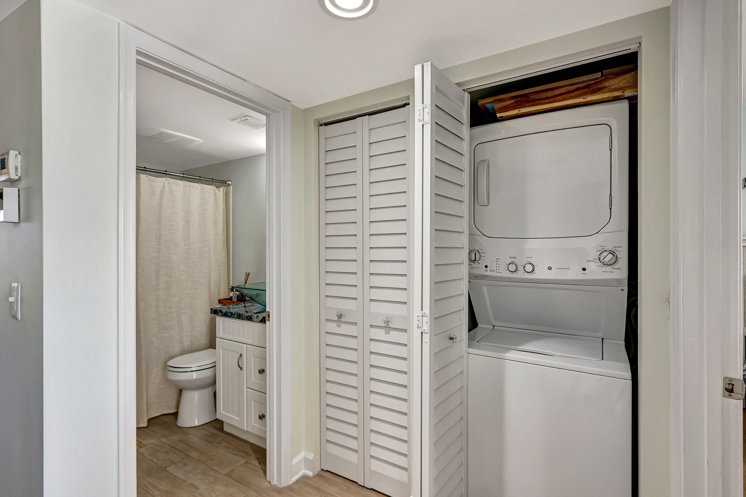 OCEAN HARBOUR CONDOMINIUM D - Residential Lease