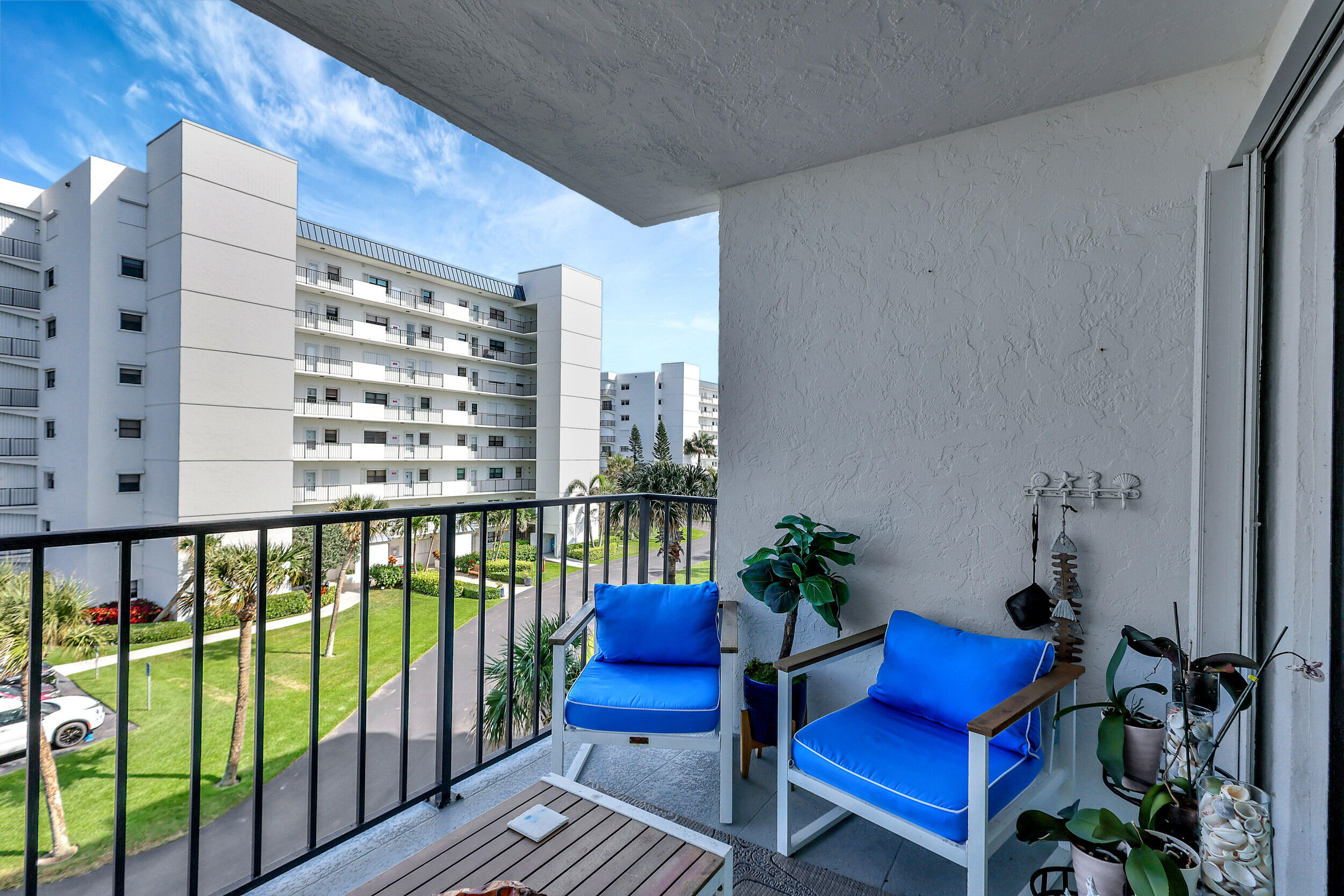 OCEAN HARBOUR CONDOMINIUM D - Residential Lease