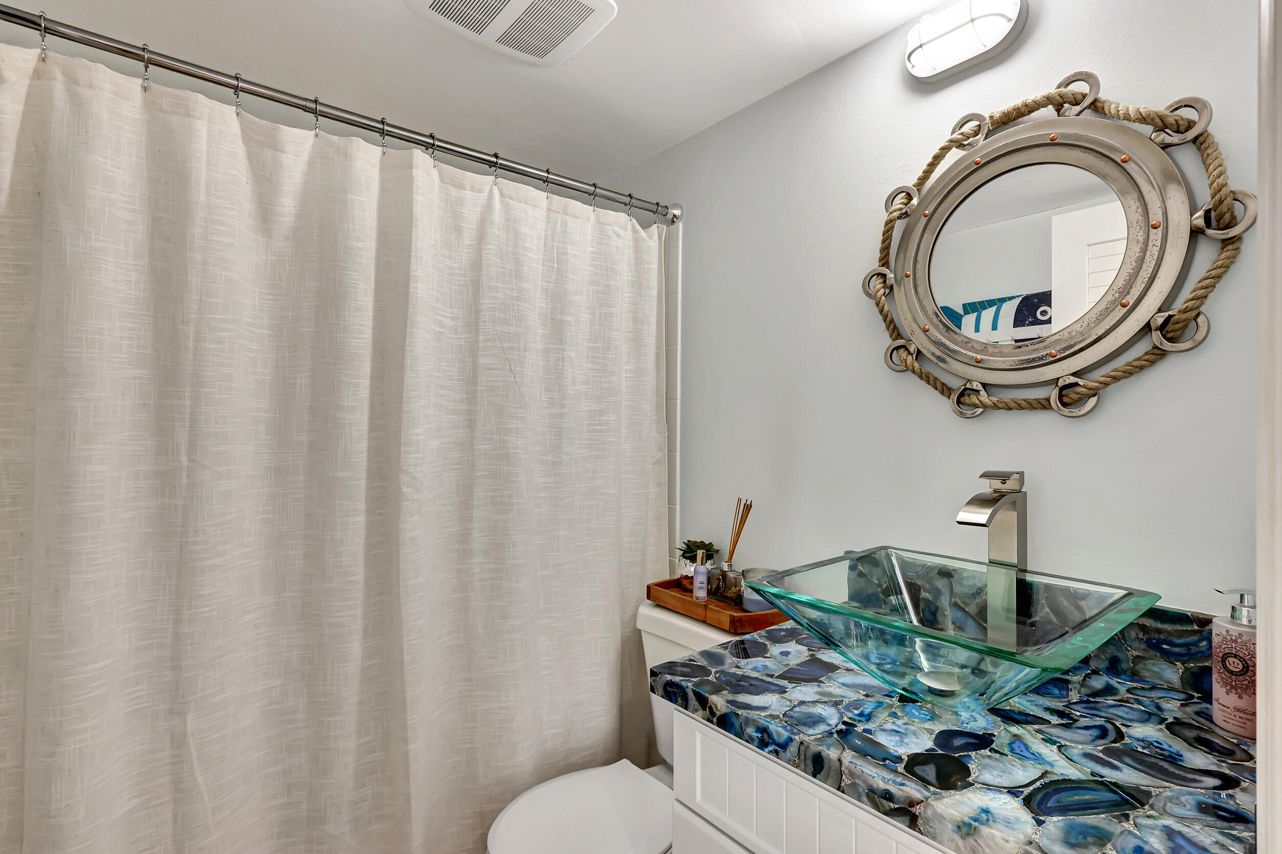 OCEAN HARBOUR CONDOMINIUM D - Residential Lease