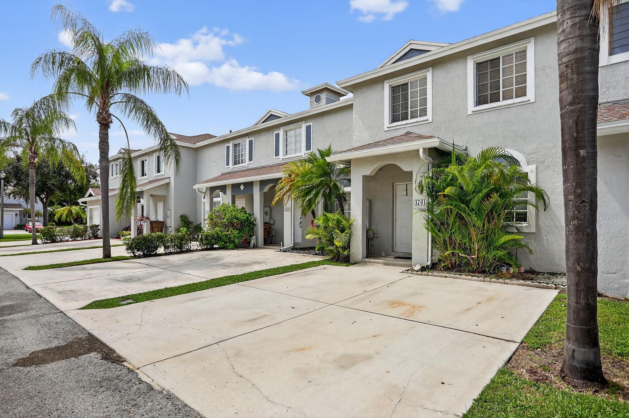 4761 SW 14th PLACE 4761