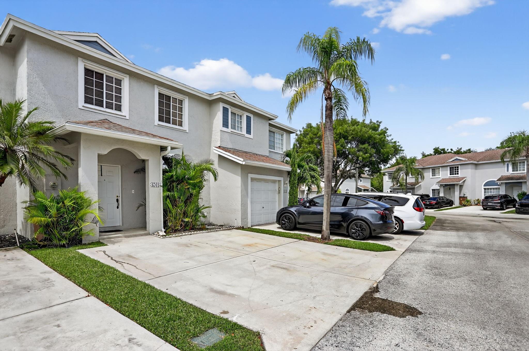 4761 SW 14th PLACE 4761