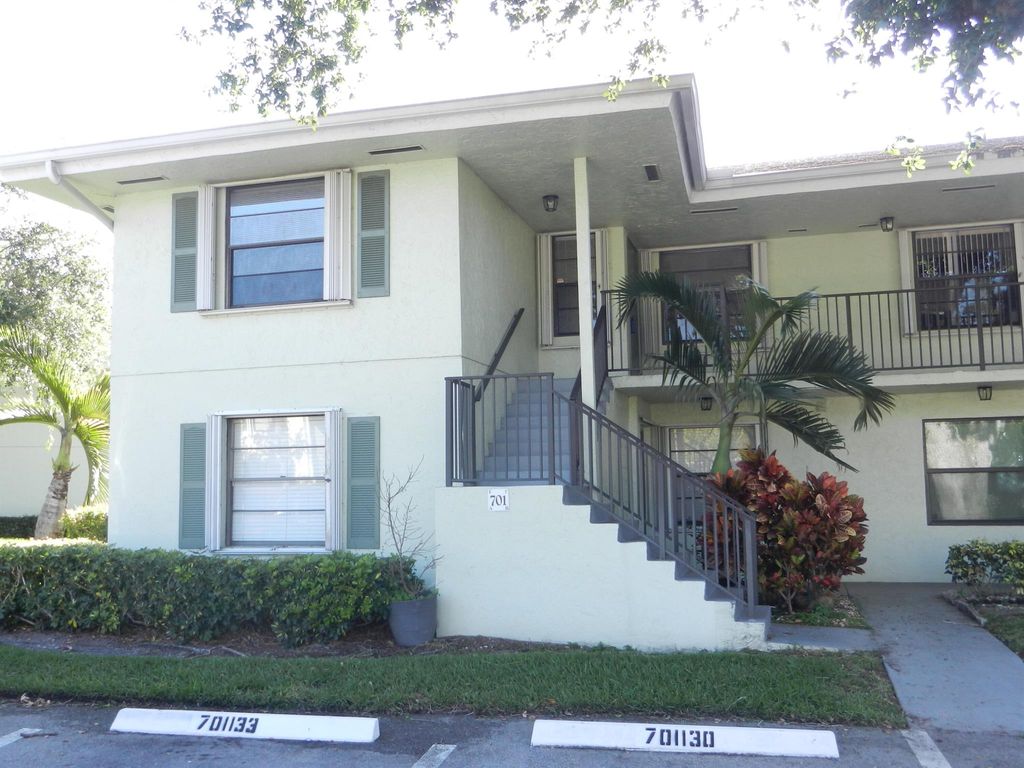 Photo of 701 Sabal Ridge Circle #E, Palm Beach Gardens, FL 33418 (MLS # R11082343)