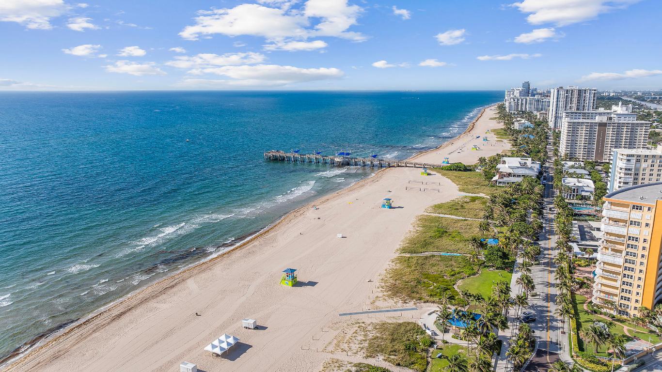 424 N Riverside Drive 306