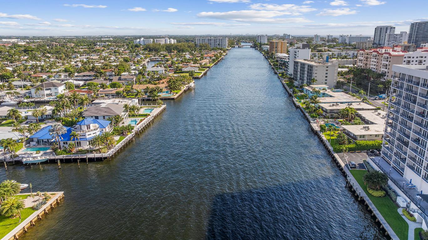 424 N Riverside Drive 306