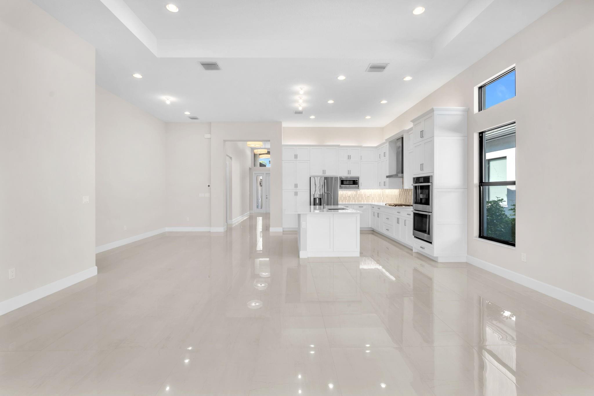 Valencia Grand - Residential Lease