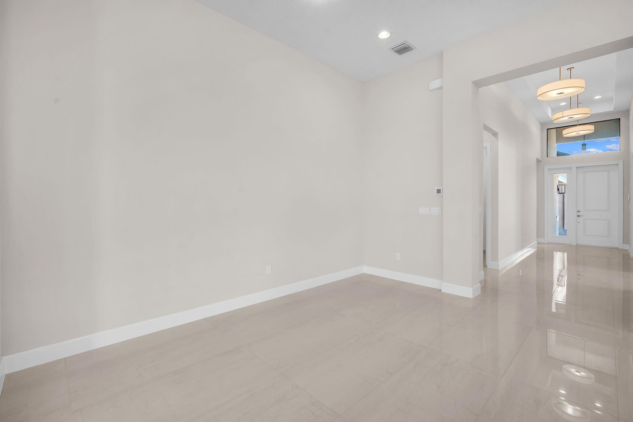 Valencia Grand - Residential Lease