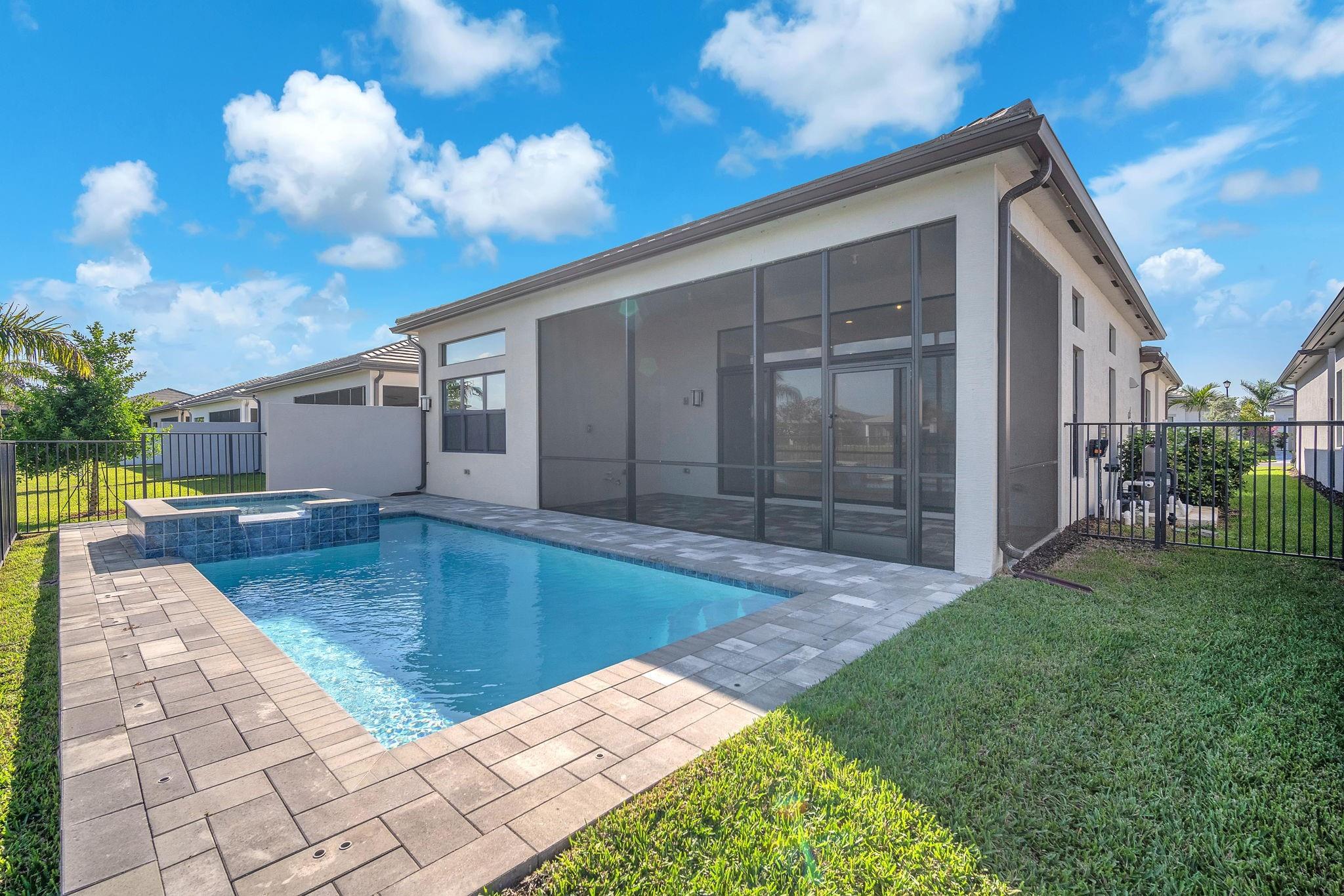 Valencia Grand - Residential Lease