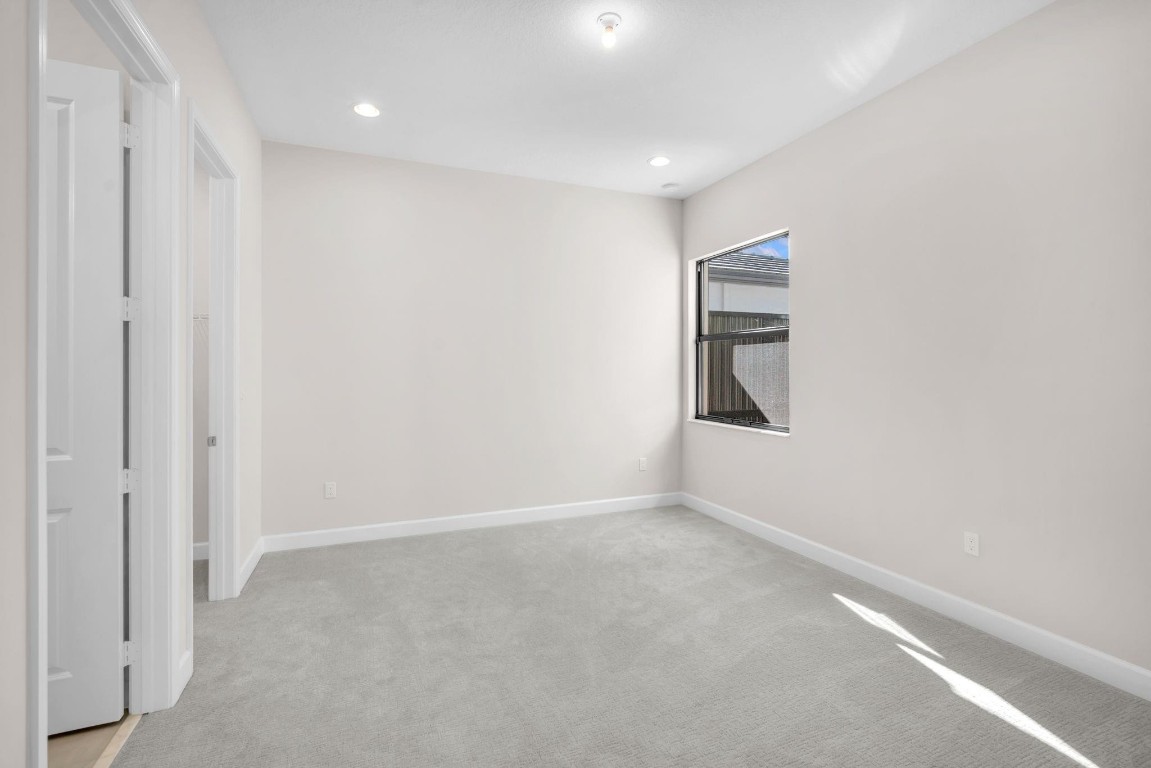 Valencia Grand - Residential Lease