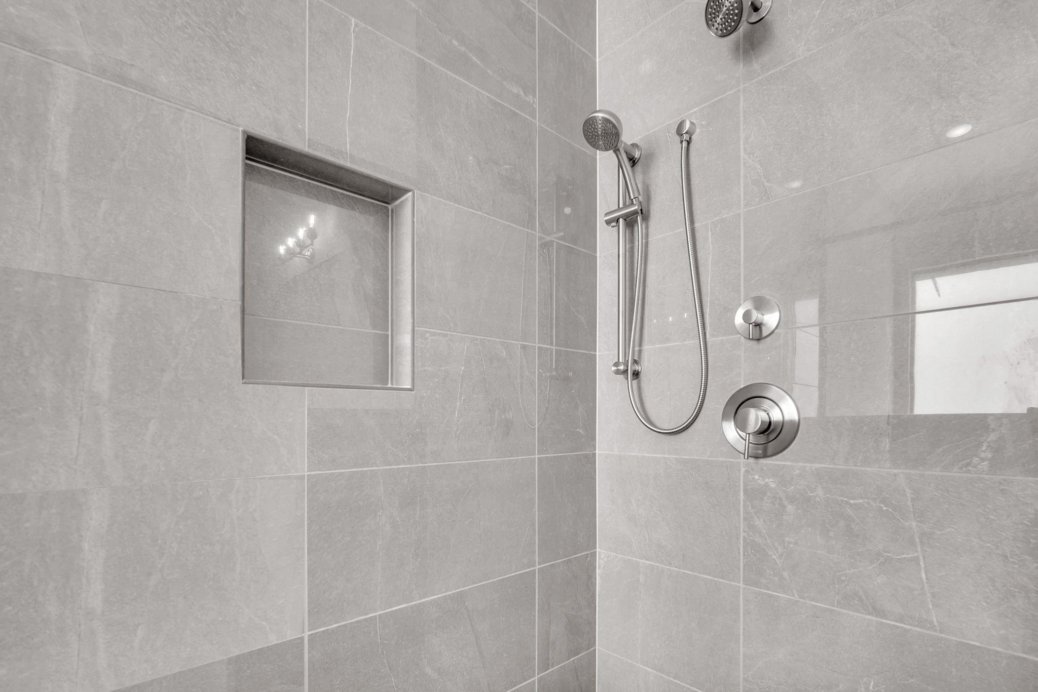 Valencia Grand - Residential Lease