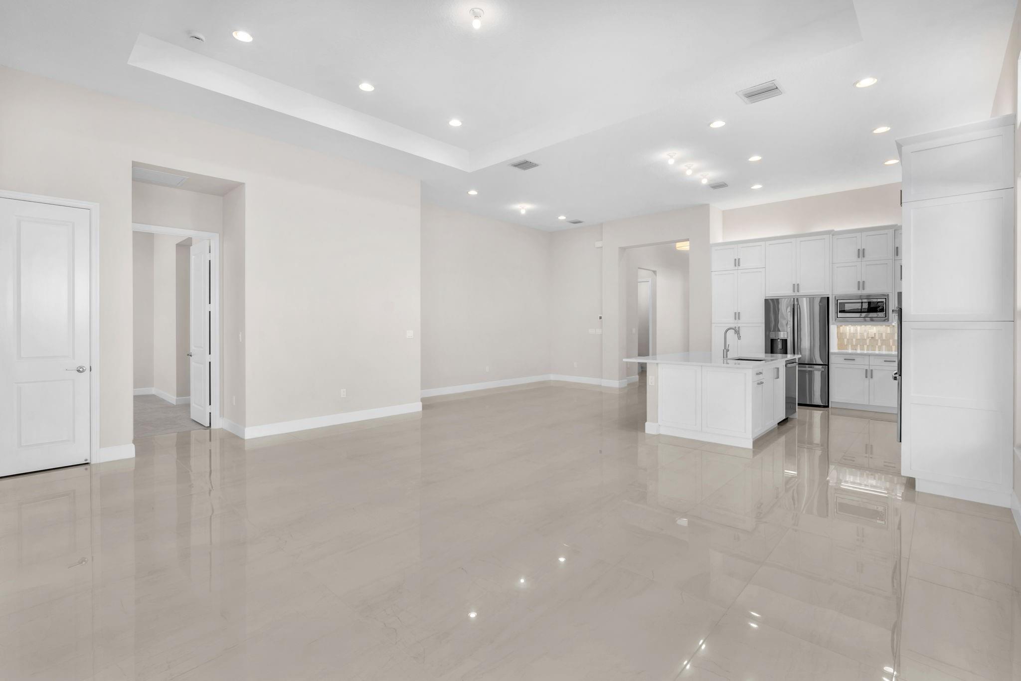 Valencia Grand - Residential Lease