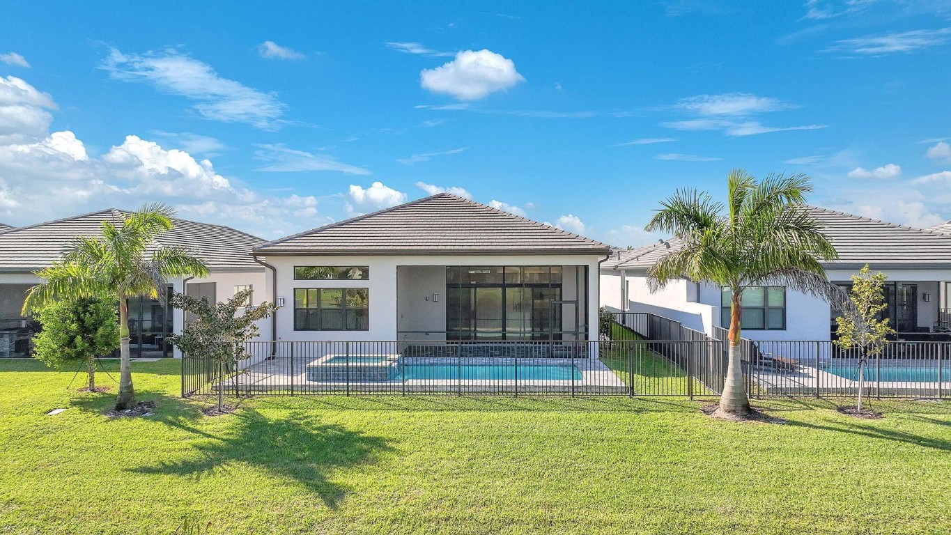 Valencia Grand - Residential Lease