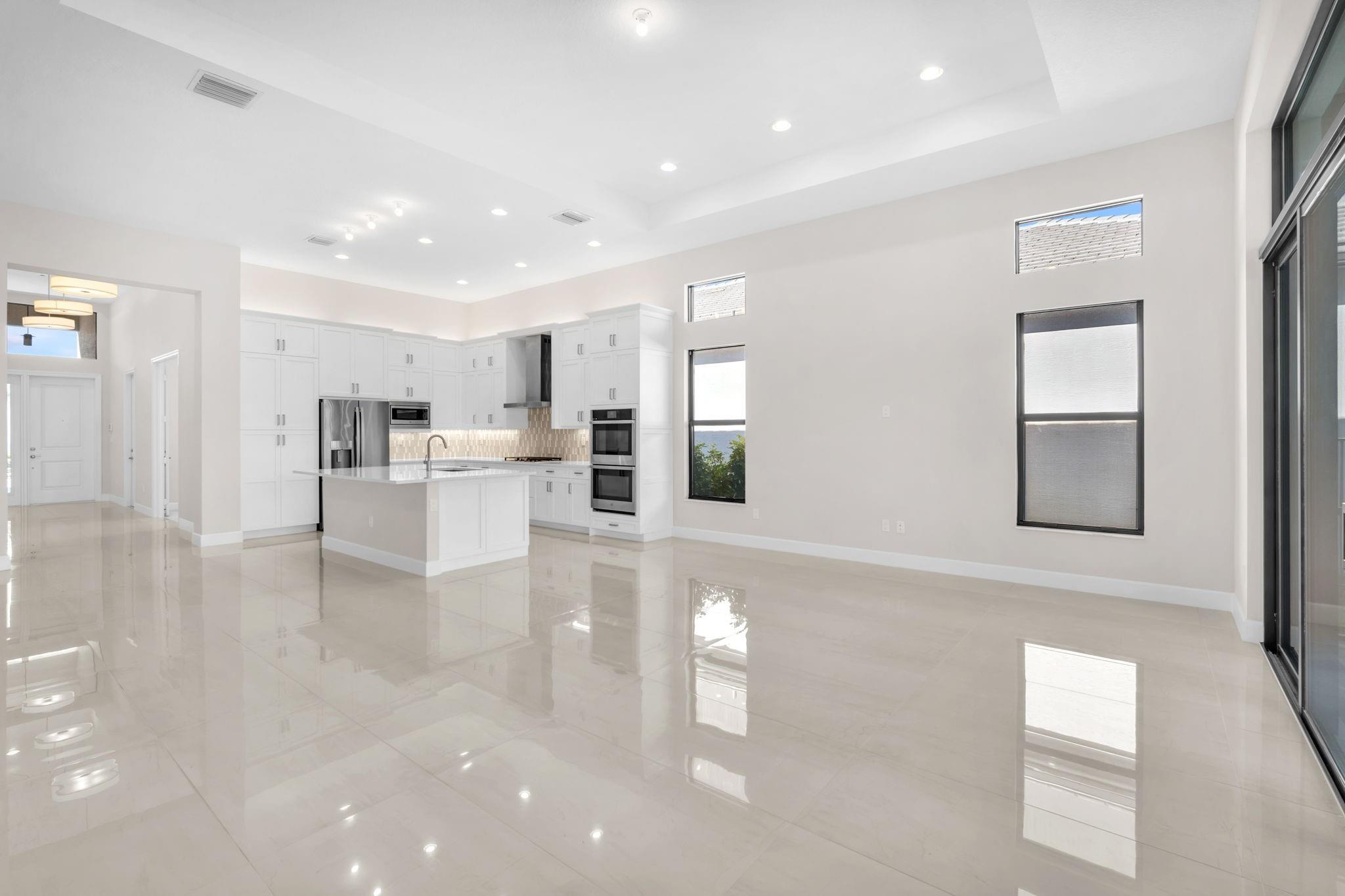 Valencia Grand - Residential Lease