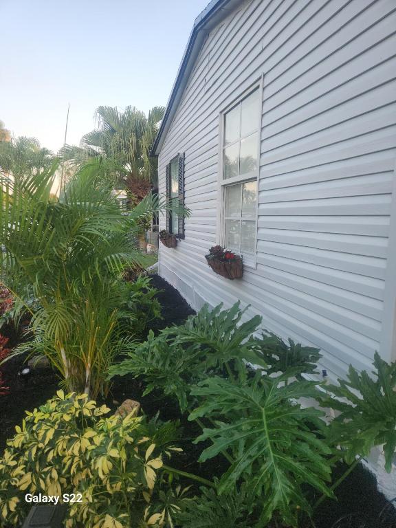 TALLOWWOOD ISLE - Residential