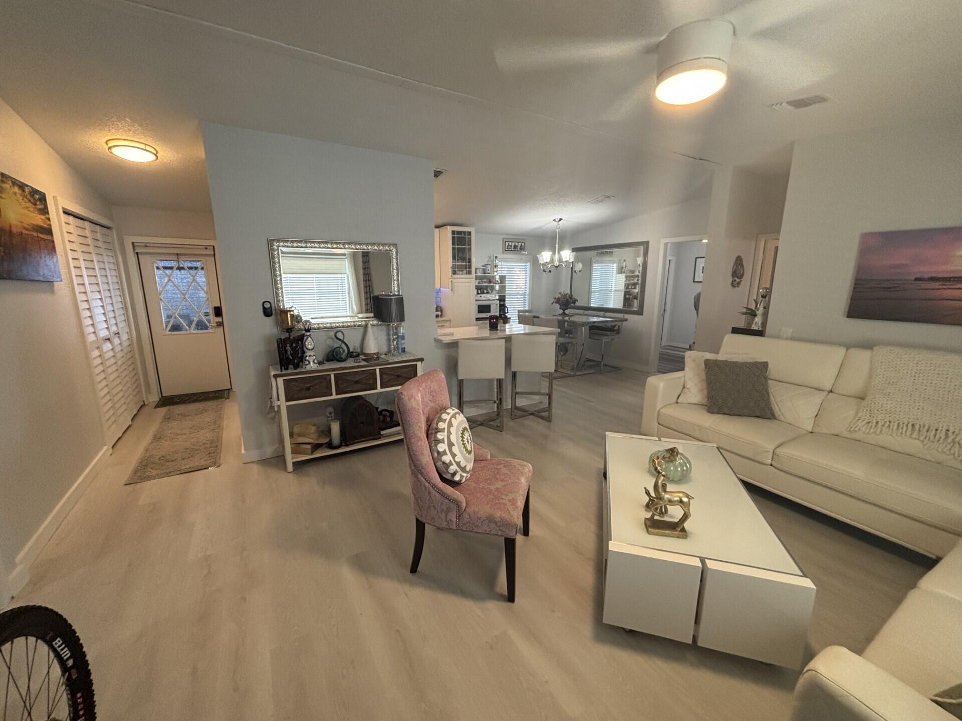 TALLOWWOOD ISLE - Residential