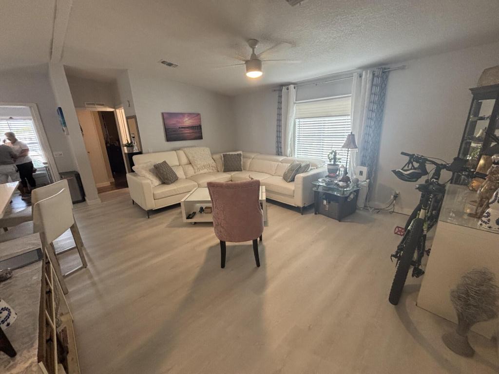 TALLOWWOOD ISLE - Residential