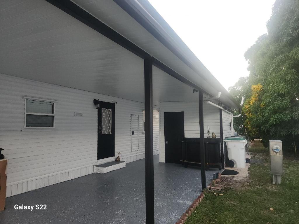 TALLOWWOOD ISLE - Residential