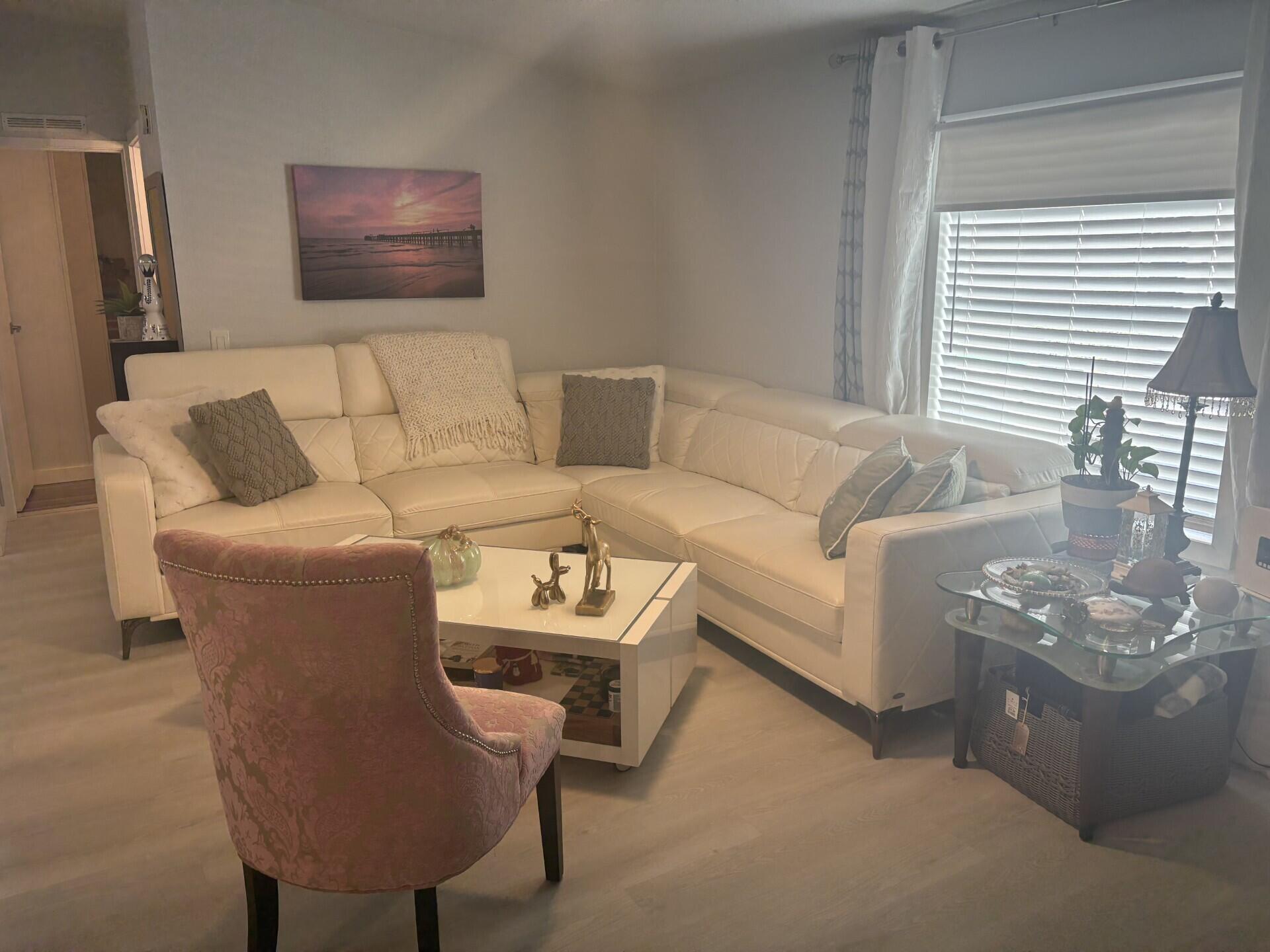 TALLOWWOOD ISLE - Residential