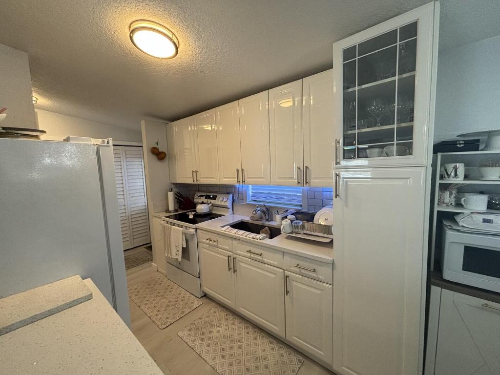 TALLOWWOOD ISLE - Residential