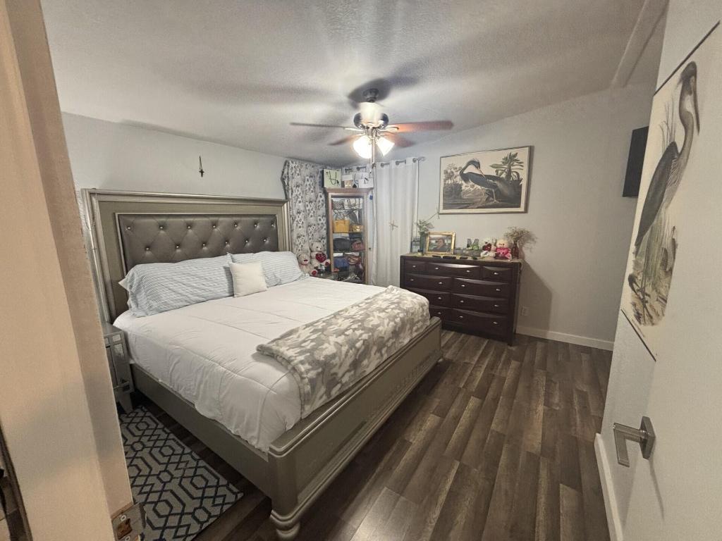 TALLOWWOOD ISLE - Residential