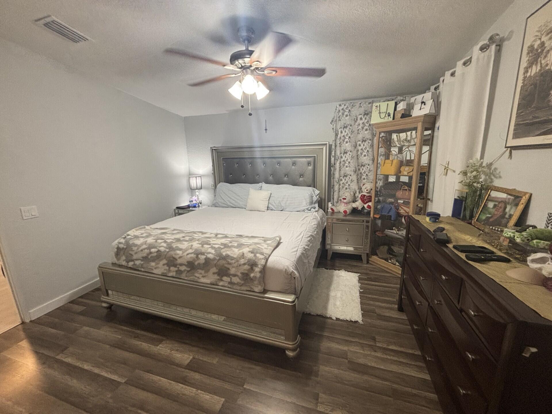 TALLOWWOOD ISLE - Residential