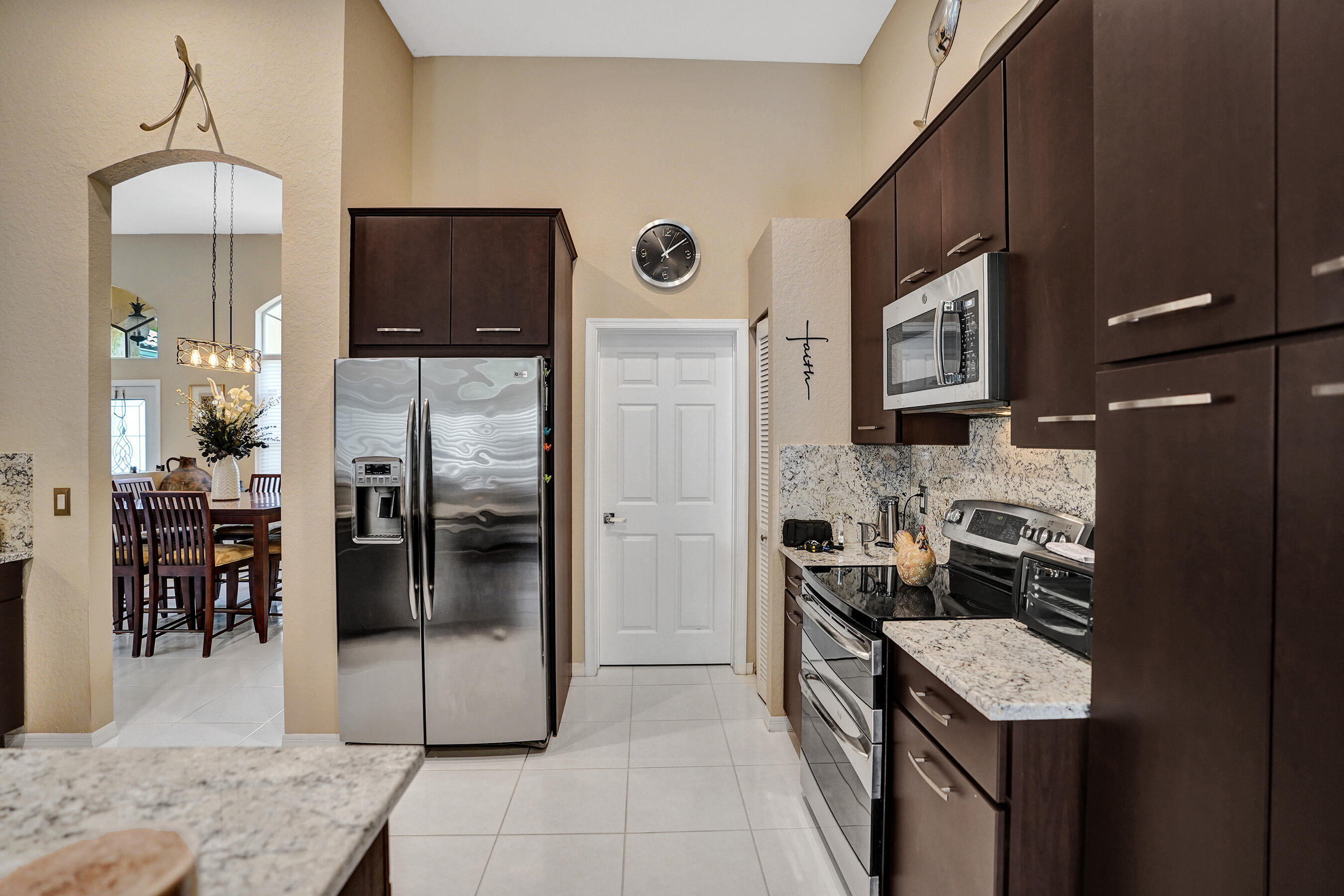 LEXINGTON HOMES ESTATES - Residential