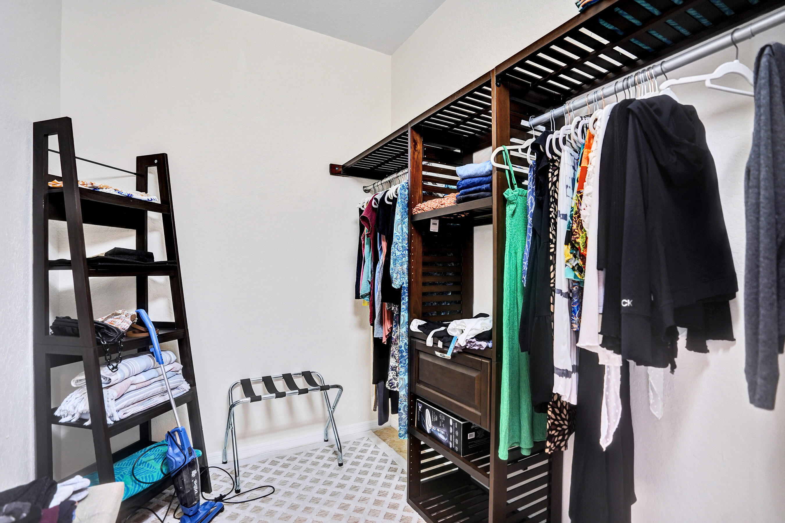 LEXINGTON HOMES ESTATES - Residential