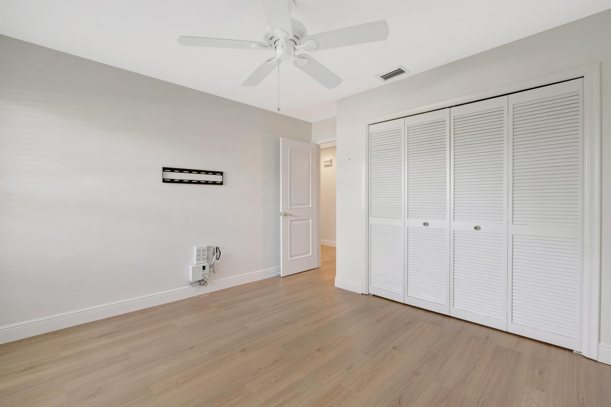 EASTPOINTE - Residential Lease