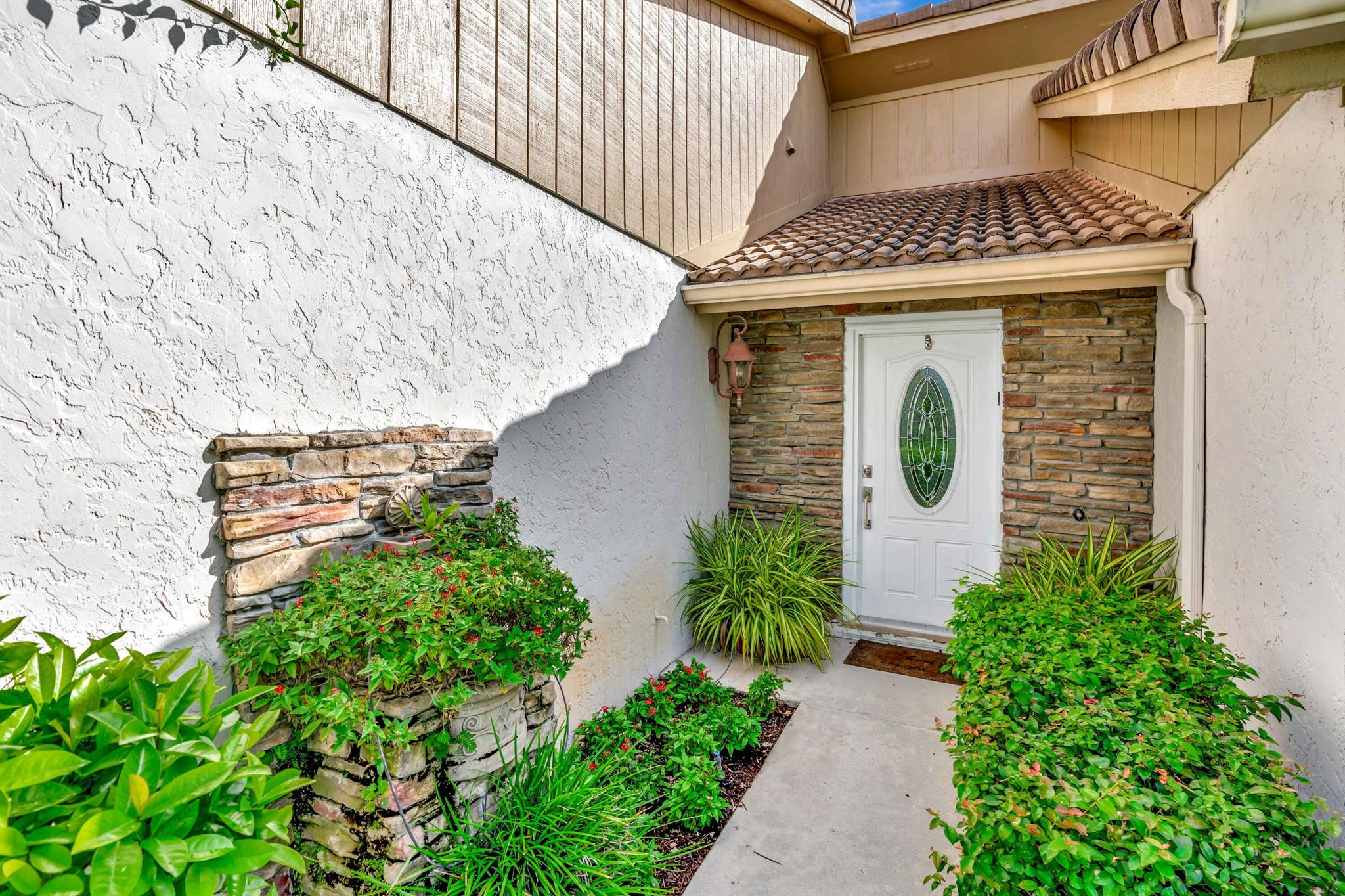 EASTPOINTE - Residential Lease