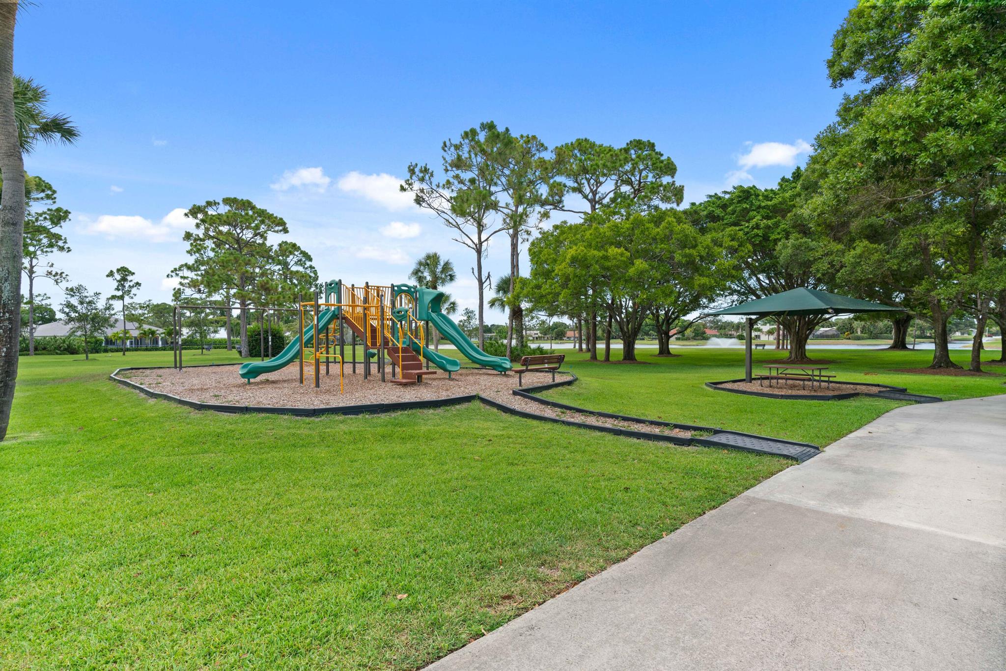 EASTPOINTE - Residential Lease