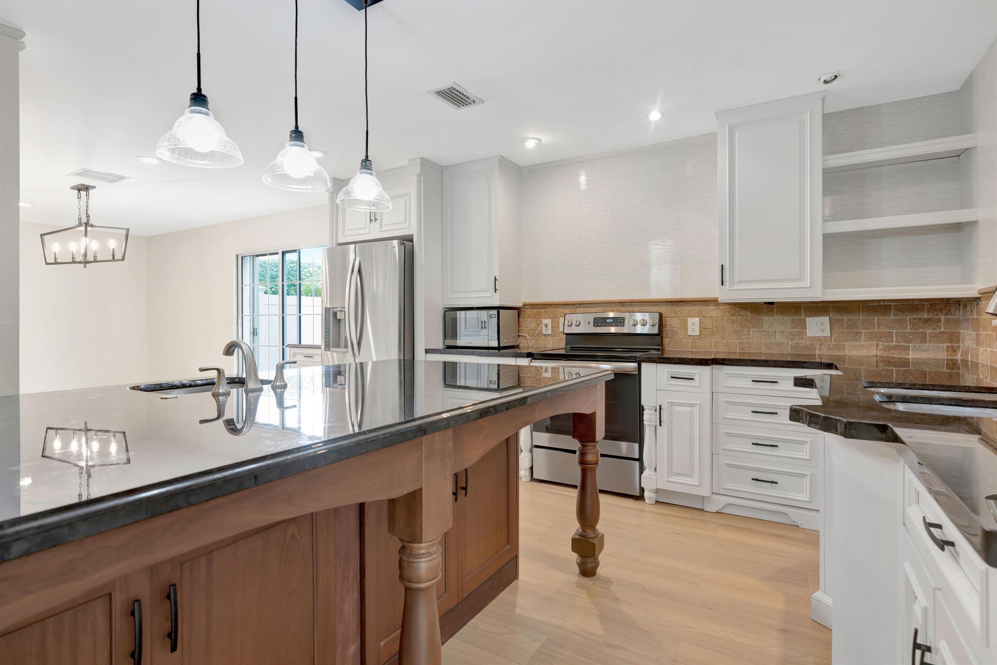 EASTPOINTE - Residential Lease