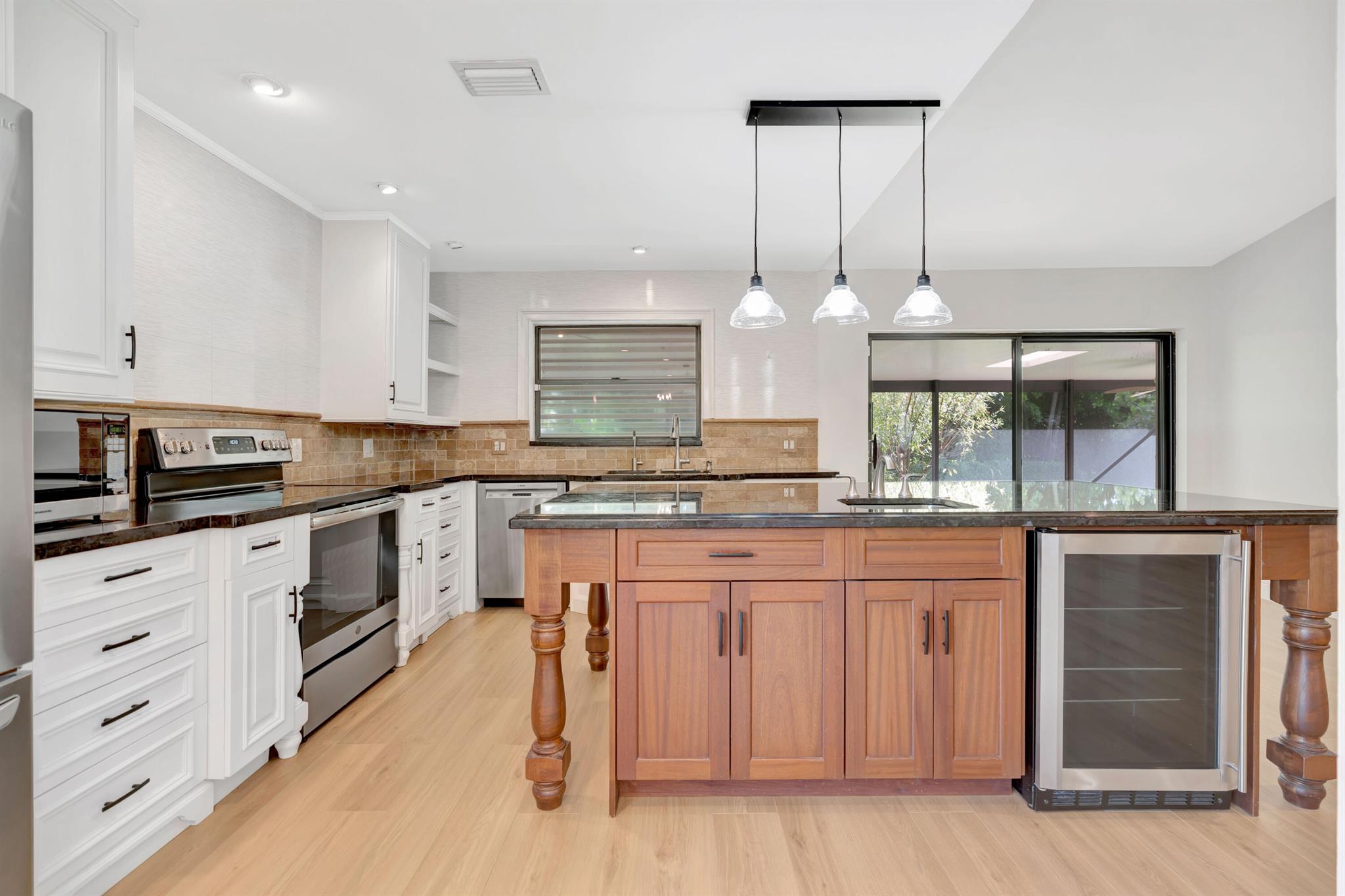 EASTPOINTE - Residential Lease