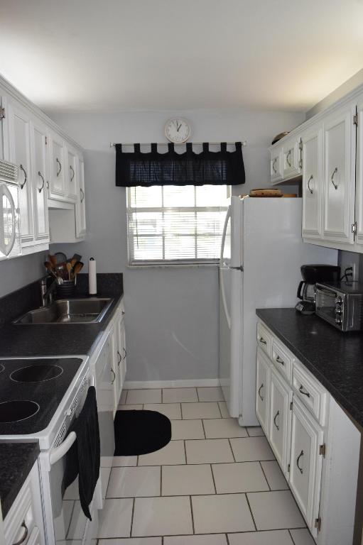 HIGH POINT OF FORT PIERCE CONDOMINIUM SECTION 1 - Residential